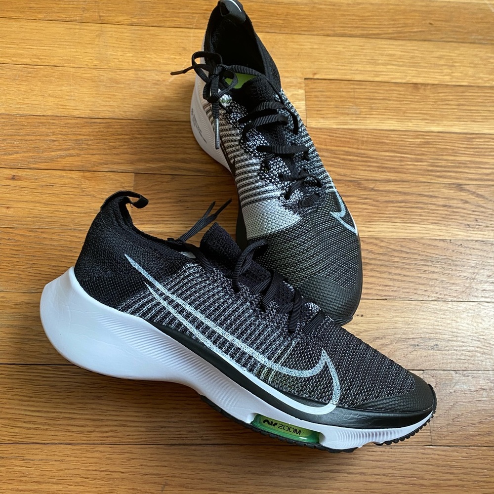 NIKE AIR ZOOM TEMPO FLYKNIT IN OREO